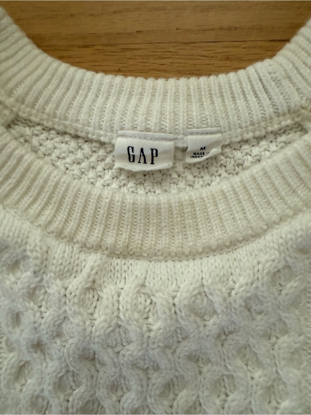 Gap Women’s Medium Classic White 100% Cotton Crewneck sweater - Picture 2 of 4